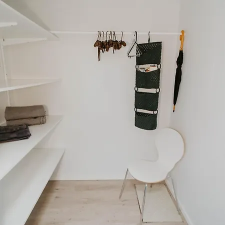 公寓 ~ A Modern Flat At A Calm Ground Floor ~ 艾斯堡